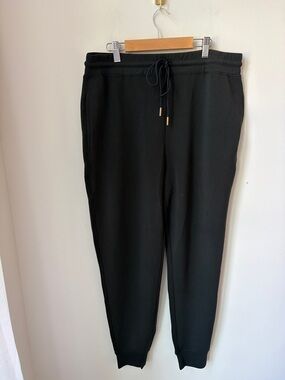 NWT Mary Square Cora Pants Joggers Black Modal Blend Athleisure Travel Size L